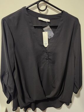 Lush Black V-Neck Button-Front Blouse